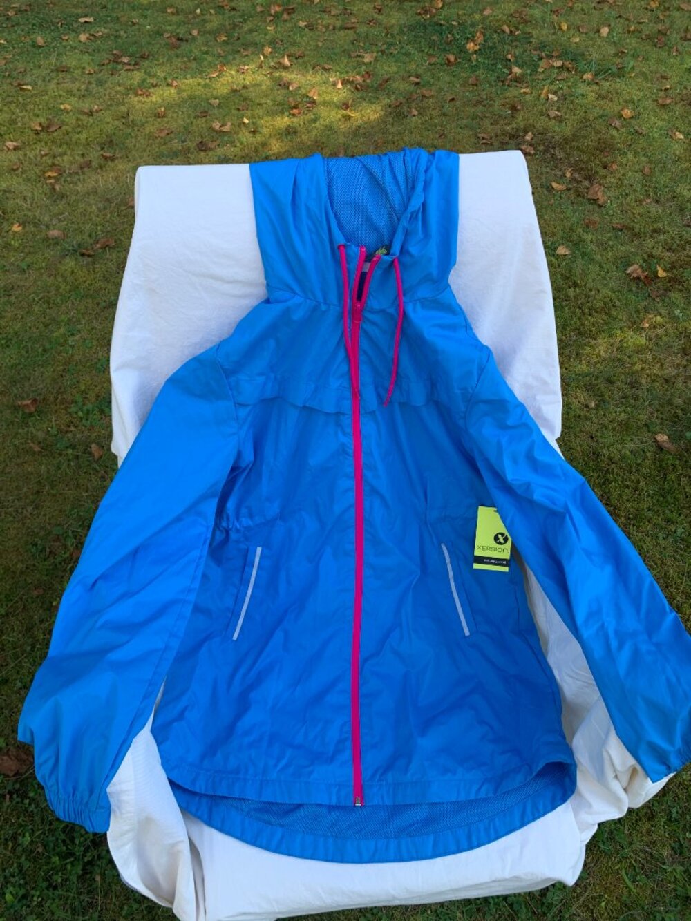 XERSION  Rain Jacket Juniors Size XXL. 